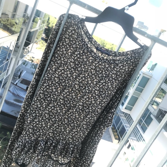 Brandy 🖤 Melville - Picture 6 of 7